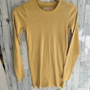 V Room Yellow Top Sz 3